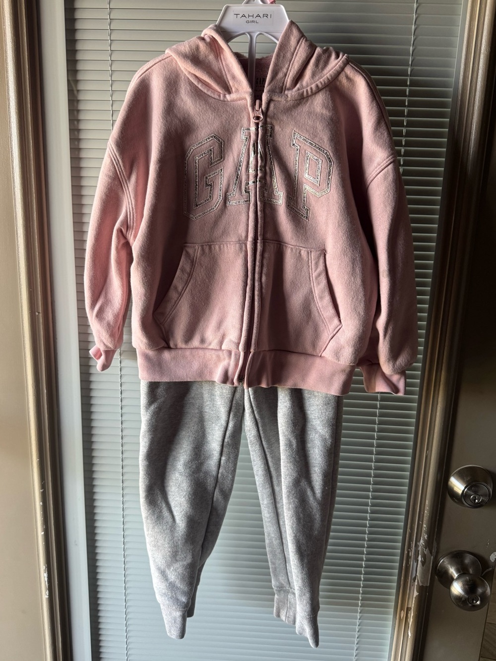 Gap Kids Girls Pink Sherpa Lined Hoodie & Gray Jogger Sweatpants Set XS 4-5